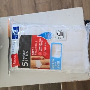 Hanes briefs